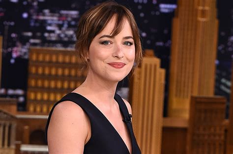 dakota johnson personal life